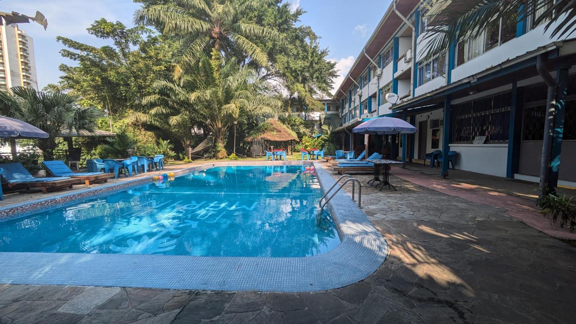 Foyer Du Marin Hotel Douala Buitenkant foto