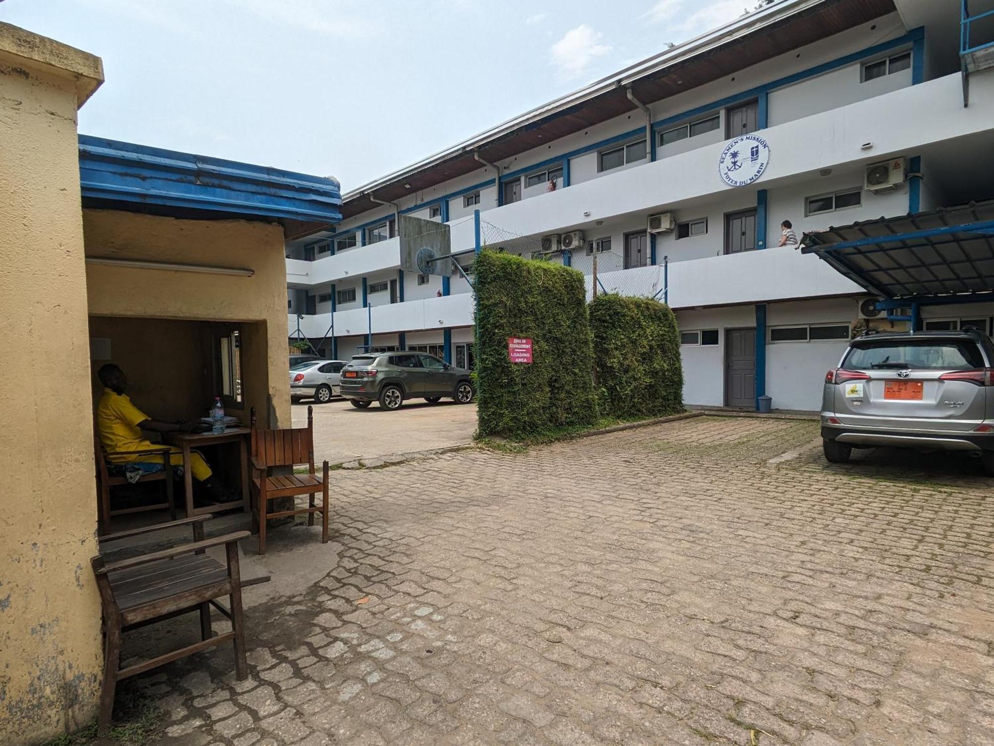 Foyer Du Marin Hotel Douala Buitenkant foto