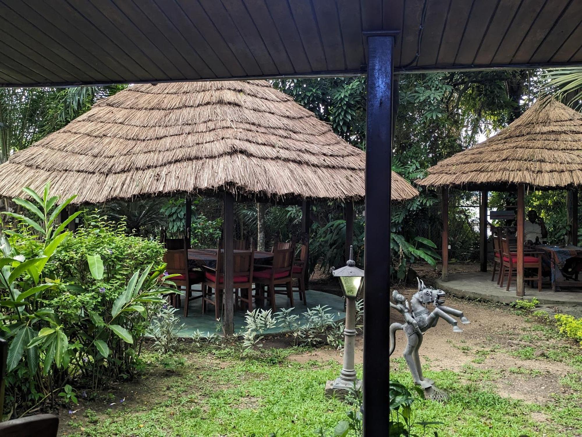 Foyer Du Marin Hotel Douala Buitenkant foto